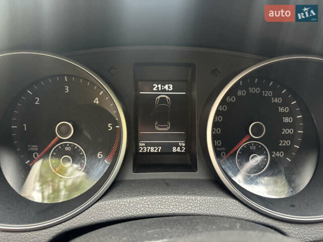 Серый Фольксваген Гольф, объемом двигателя 1.6 л и пробегом 235 тыс. км за 7750 $, фото 11 на Automoto.ua