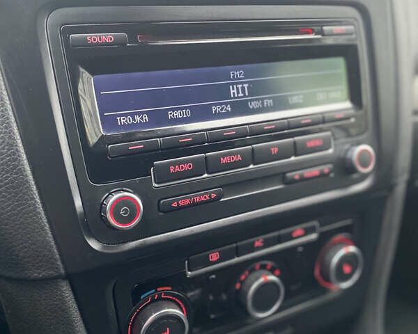 Серый Фольксваген Гольф, объемом двигателя 1.6 л и пробегом 293 тыс. км за 7750 $, фото 9 на Automoto.ua