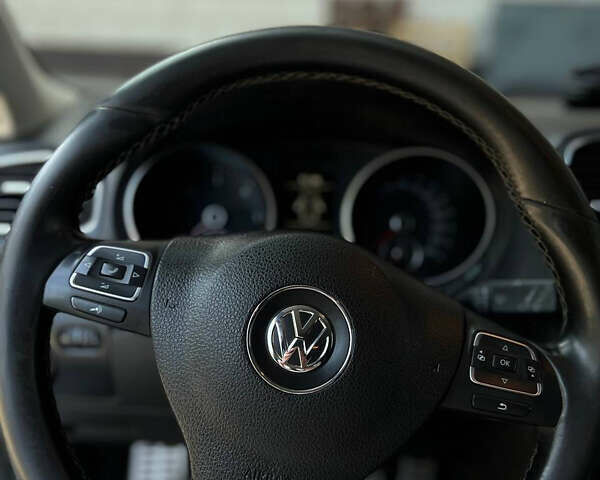 Серый Фольксваген Гольф, объемом двигателя 1.6 л и пробегом 318 тыс. км за 7700 $, фото 18 на Automoto.ua