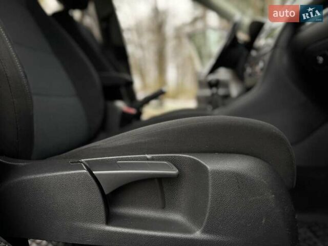 Серый Фольксваген Гольф, объемом двигателя 1.6 л и пробегом 113 тыс. км за 8800 $, фото 43 на Automoto.ua