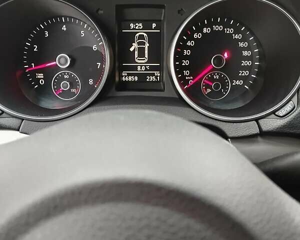Серый Фольксваген Гольф, объемом двигателя 1.39 л и пробегом 67 тыс. км за 9500 $, фото 19 на Automoto.ua