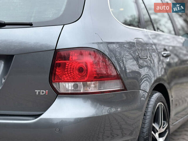 Серый Фольксваген Гольф, объемом двигателя 1.6 л и пробегом 248 тыс. км за 8099 $, фото 11 на Automoto.ua