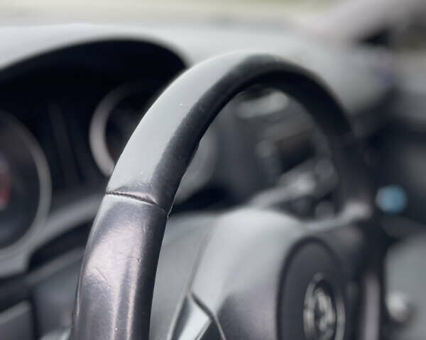 Серый Фольксваген Гольф, объемом двигателя 1.6 л и пробегом 280 тыс. км за 6000 $, фото 9 на Automoto.ua