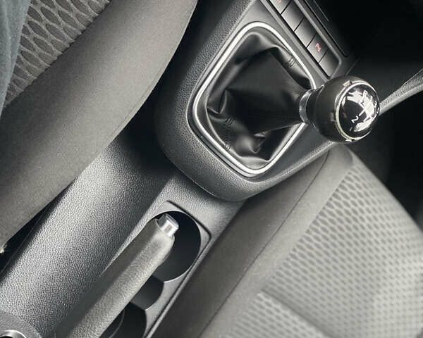 Серый Фольксваген Гольф, объемом двигателя 1.6 л и пробегом 293 тыс. км за 7750 $, фото 13 на Automoto.ua