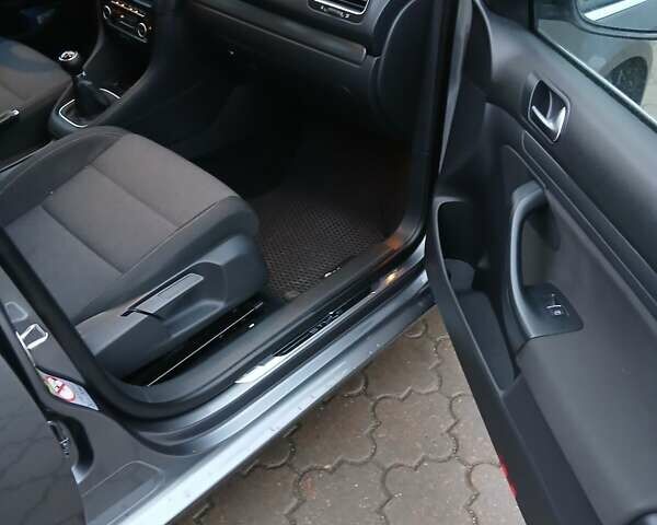 Серый Фольксваген Гольф, объемом двигателя 1.2 л и пробегом 210 тыс. км за 6700 $, фото 7 на Automoto.ua