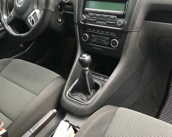 Серый Фольксваген Гольф, объемом двигателя 1.6 л и пробегом 313 тыс. км за 6600 $, фото 12 на Automoto.ua