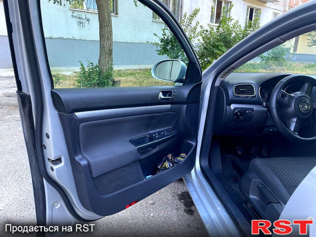 Сірий Фольксваген Гольф, об'ємом двигуна 1.6 л та пробігом 300 тис. км за 6800 $, фото 9 на Automoto.ua