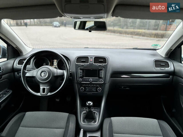 Серый Фольксваген Гольф, объемом двигателя 1.6 л и пробегом 248 тыс. км за 8099 $, фото 36 на Automoto.ua