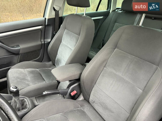 Серый Фольксваген Гольф, объемом двигателя 1.4 л и пробегом 198 тыс. км за 8300 $, фото 10 на Automoto.ua