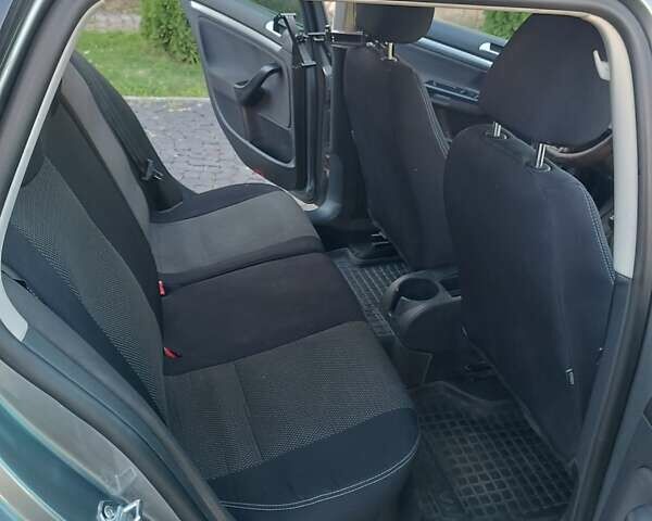 Сірий Фольксваген Гольф, об'ємом двигуна 1.6 л та пробігом 212 тис. км за 7400 $, фото 3 на Automoto.ua