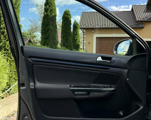 Сірий Фольксваген Гольф, об'ємом двигуна 1.6 л та пробігом 283 тис. км за 7650 $, фото 13 на Automoto.ua