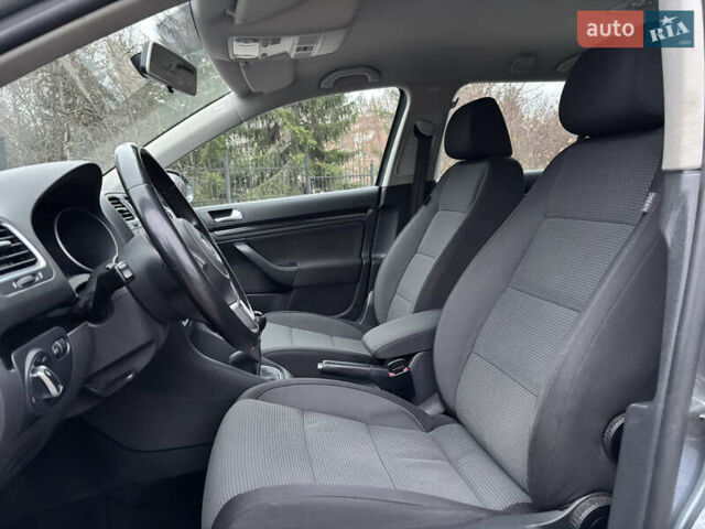 Серый Фольксваген Гольф, объемом двигателя 1.6 л и пробегом 248 тыс. км за 8099 $, фото 22 на Automoto.ua