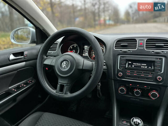 Серый Фольксваген Гольф, объемом двигателя 1.6 л и пробегом 230 тыс. км за 7300 $, фото 35 на Automoto.ua