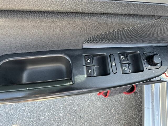 Серый Фольксваген Гольф, объемом двигателя 1.6 л и пробегом 202 тыс. км за 8900 $, фото 13 на Automoto.ua