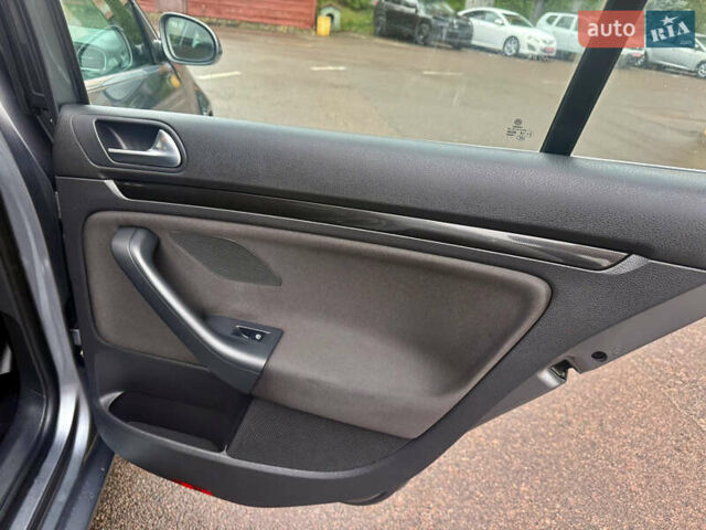 Сірий Фольксваген Гольф, об'ємом двигуна 1.6 л та пробігом 217 тис. км за 7699 $, фото 21 на Automoto.ua