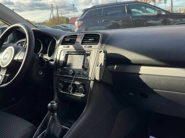 Серый Фольксваген Гольф, объемом двигателя 1.6 л и пробегом 255 тыс. км за 7500 $, фото 16 на Automoto.ua