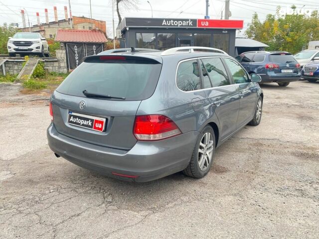 Серый Фольксваген Гольф, объемом двигателя 1.6 л и пробегом 249 тыс. км за 9240 $, фото 6 на Automoto.ua