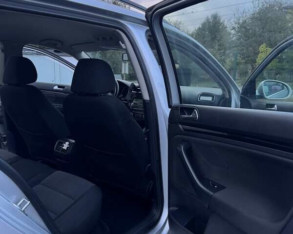 Сірий Фольксваген Гольф, об'ємом двигуна 1.6 л та пробігом 264 тис. км за 7800 $, фото 18 на Automoto.ua