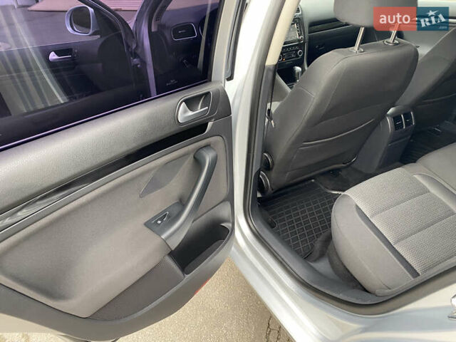 Серый Фольксваген Гольф, объемом двигателя 1.97 л и пробегом 232 тыс. км за 8600 $, фото 11 на Automoto.ua