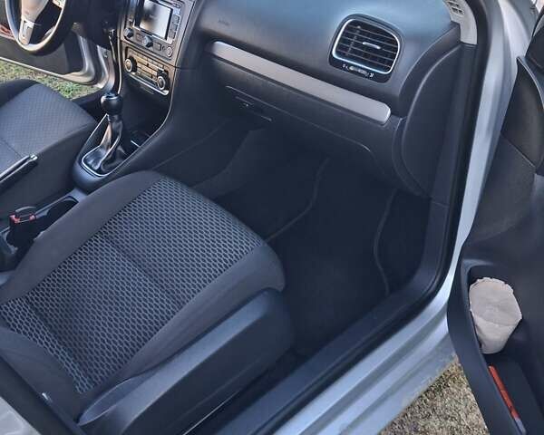 Сірий Фольксваген Гольф, об'ємом двигуна 1.6 л та пробігом 249 тис. км за 7650 $, фото 3 на Automoto.ua