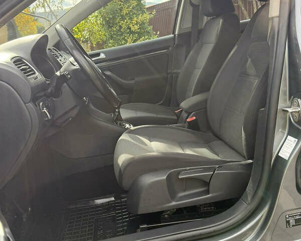 Сірий Фольксваген Гольф, об'ємом двигуна 1.6 л та пробігом 283 тис. км за 7650 $, фото 15 на Automoto.ua