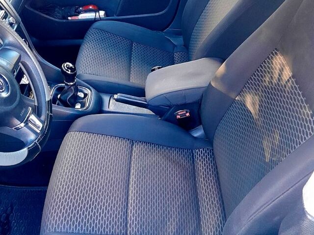 Серый Фольксваген Гольф, объемом двигателя 1.6 л и пробегом 274 тыс. км за 6700 $, фото 4 на Automoto.ua