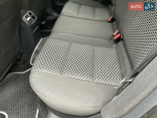 Сірий Фольксваген Гольф, об'ємом двигуна 1.6 л та пробігом 262 тис. км за 7500 $, фото 21 на Automoto.ua