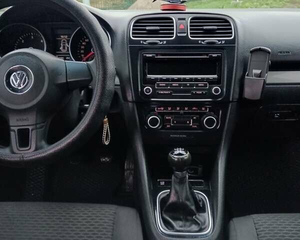 Сірий Фольксваген Гольф, об'ємом двигуна 1.6 л та пробігом 257 тис. км за 7600 $, фото 5 на Automoto.ua