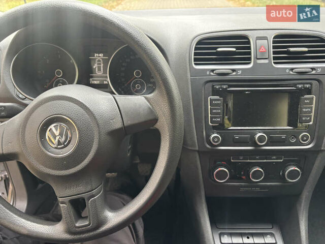 Серый Фольксваген Гольф, объемом двигателя 1.6 л и пробегом 235 тыс. км за 7750 $, фото 13 на Automoto.ua