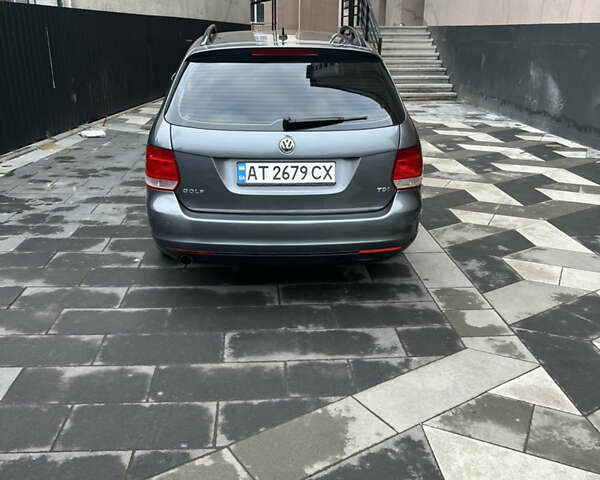 Серый Фольксваген Гольф, объемом двигателя 1.6 л и пробегом 282 тыс. км за 7300 $, фото 2 на Automoto.ua