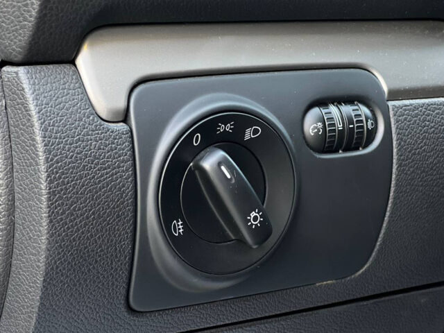 Сірий Фольксваген Гольф, об'ємом двигуна 1.6 л та пробігом 199 тис. км за 9000 $, фото 11 на Automoto.ua