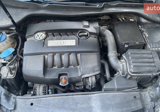Серый Фольксваген Гольф, объемом двигателя 1.6 л и пробегом 312 тыс. км за 7500 $, фото 9 на Automoto.ua