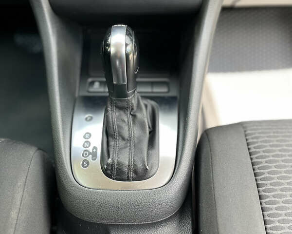 Сірий Фольксваген Гольф, об'ємом двигуна 1.6 л та пробігом 307 тис. км за 8700 $, фото 39 на Automoto.ua