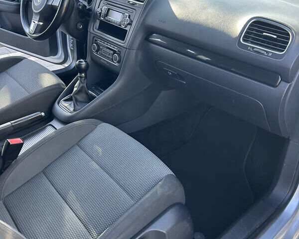 Серый Фольксваген Гольф, объемом двигателя 1.39 л и пробегом 247 тыс. км за 6800 $, фото 10 на Automoto.ua