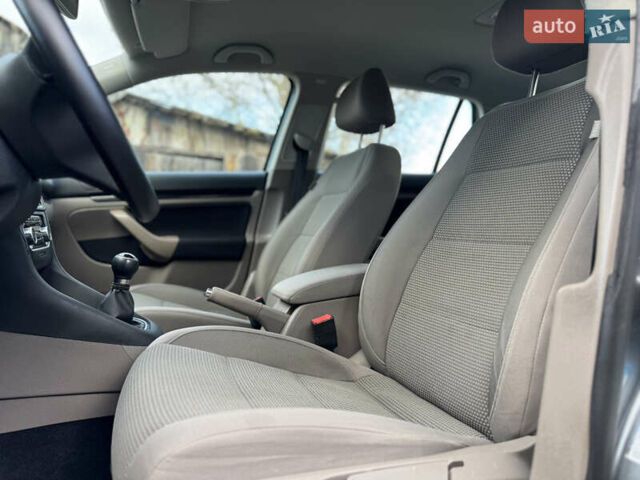 Серый Фольксваген Гольф, объемом двигателя 1.39 л и пробегом 251 тыс. км за 6800 $, фото 19 на Automoto.ua