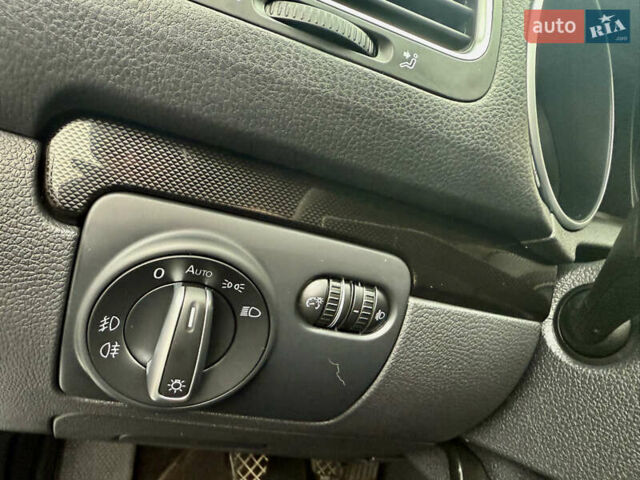 Сірий Фольксваген Гольф, об'ємом двигуна 1.6 л та пробігом 217 тис. км за 7699 $, фото 13 на Automoto.ua