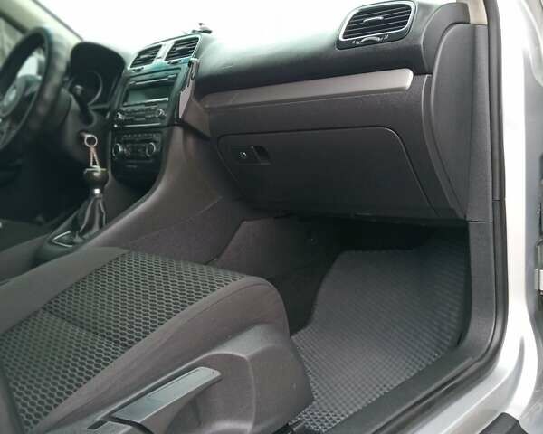 Сірий Фольксваген Гольф, об'ємом двигуна 1.6 л та пробігом 257 тис. км за 7600 $, фото 7 на Automoto.ua