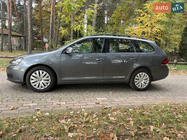 Серый Фольксваген Гольф, объемом двигателя 1.6 л и пробегом 235 тыс. км за 7750 $, фото 7 на Automoto.ua