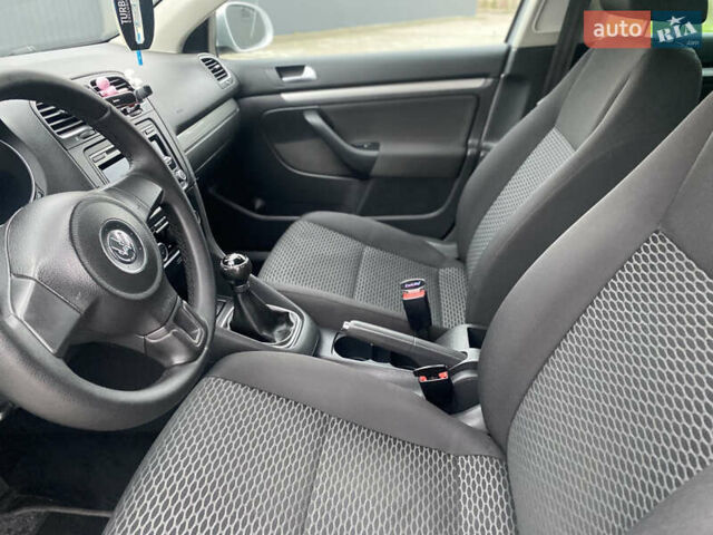 Серый Фольксваген Гольф, объемом двигателя 1.6 л и пробегом 293 тыс. км за 7750 $, фото 15 на Automoto.ua