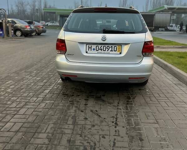 Серый Фольксваген Гольф, объемом двигателя 1.6 л и пробегом 225 тыс. км за 7300 $, фото 3 на Automoto.ua