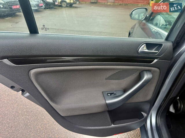 Сірий Фольксваген Гольф, об'ємом двигуна 1.6 л та пробігом 217 тис. км за 7699 $, фото 18 на Automoto.ua