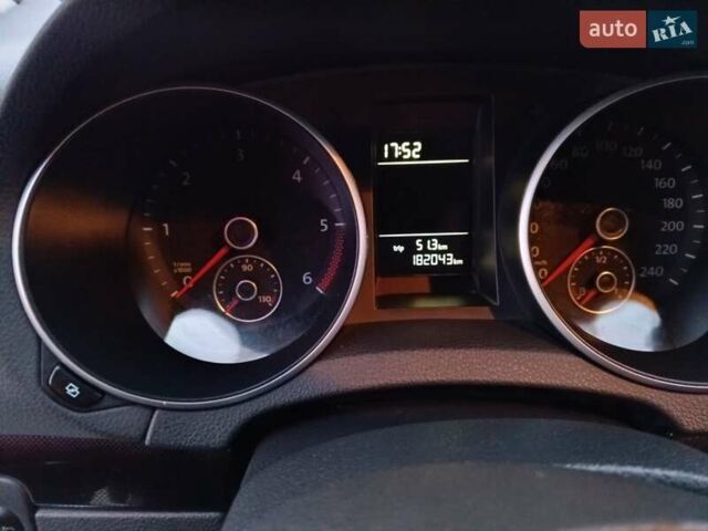 Серый Фольксваген Гольф, объемом двигателя 1.6 л и пробегом 180 тыс. км за 8000 $, фото 4 на Automoto.ua