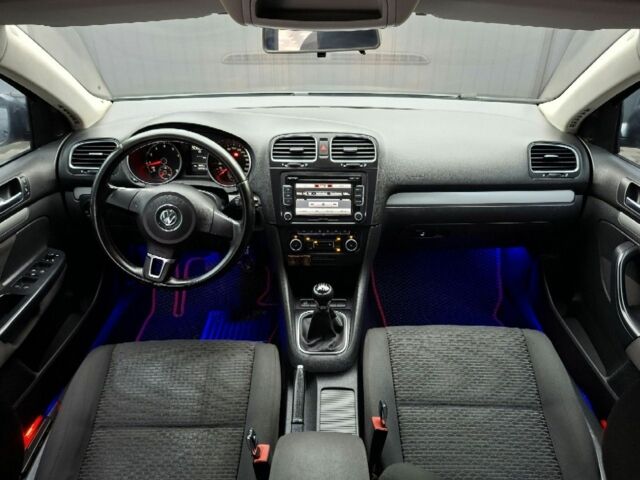 Сірий Фольксваген Гольф, об'ємом двигуна 1.4 л та пробігом 129 тис. км за 11000 $, фото 4 на Automoto.ua