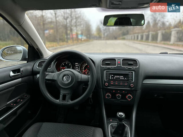 Серый Фольксваген Гольф, объемом двигателя 1.6 л и пробегом 230 тыс. км за 7300 $, фото 36 на Automoto.ua