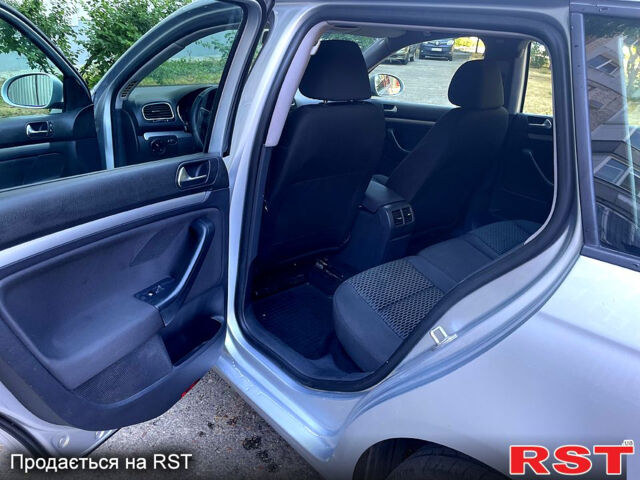 Сірий Фольксваген Гольф, об'ємом двигуна 1.6 л та пробігом 300 тис. км за 6800 $, фото 10 на Automoto.ua