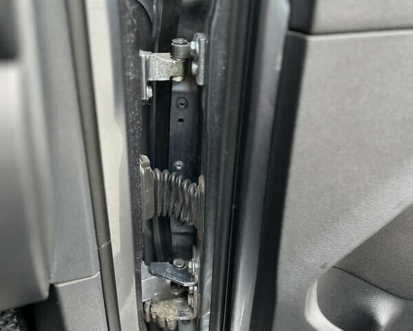 Сірий Фольксваген Гольф, об'ємом двигуна 1.6 л та пробігом 307 тис. км за 8700 $, фото 29 на Automoto.ua