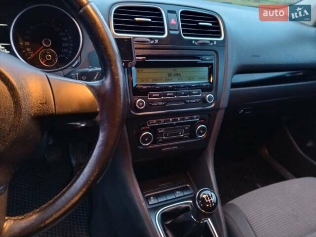 Серый Фольксваген Гольф, объемом двигателя 1.6 л и пробегом 180 тыс. км за 8000 $, фото 8 на Automoto.ua