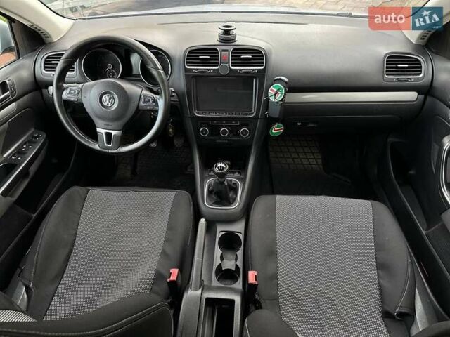 Серый Фольксваген Гольф, объемом двигателя 1.6 л и пробегом 231 тыс. км за 7500 $, фото 2 на Automoto.ua