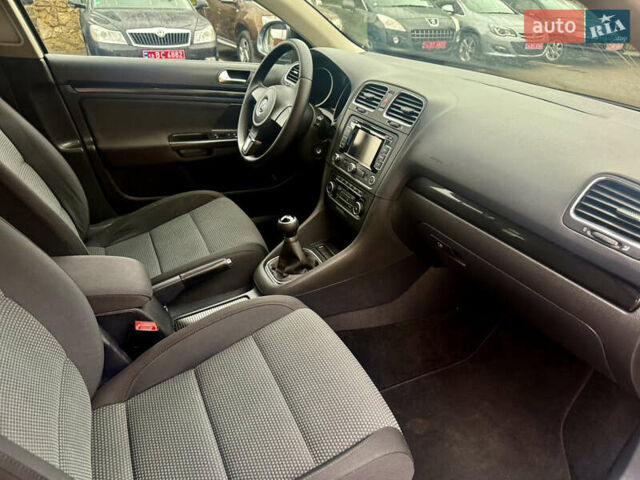 Сірий Фольксваген Гольф, об'ємом двигуна 1.6 л та пробігом 217 тис. км за 7699 $, фото 23 на Automoto.ua