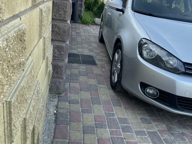 Серый Фольксваген Гольф, объемом двигателя 1.6 л и пробегом 335 тыс. км за 7800 $, фото 5 на Automoto.ua